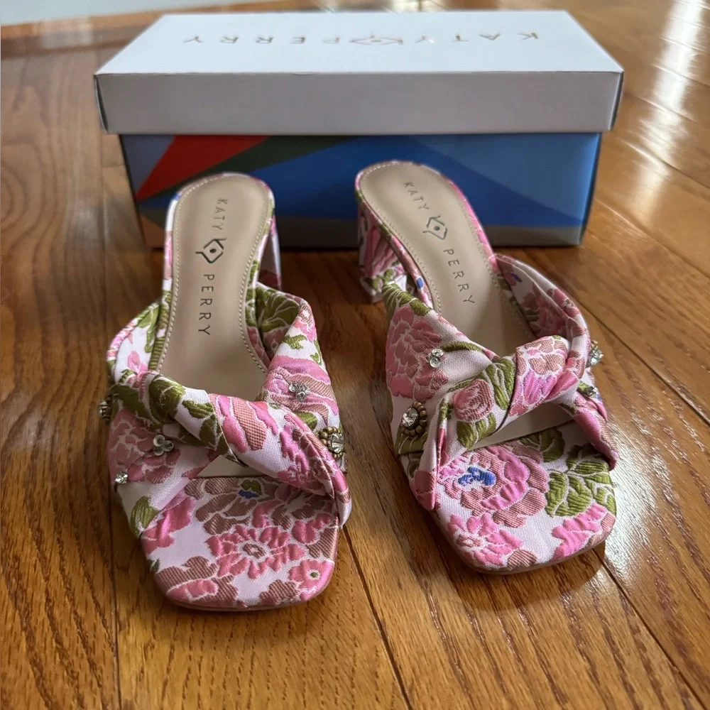 Katy Perry‎ Women's The Tooliped Twisted Slip-On Sandals